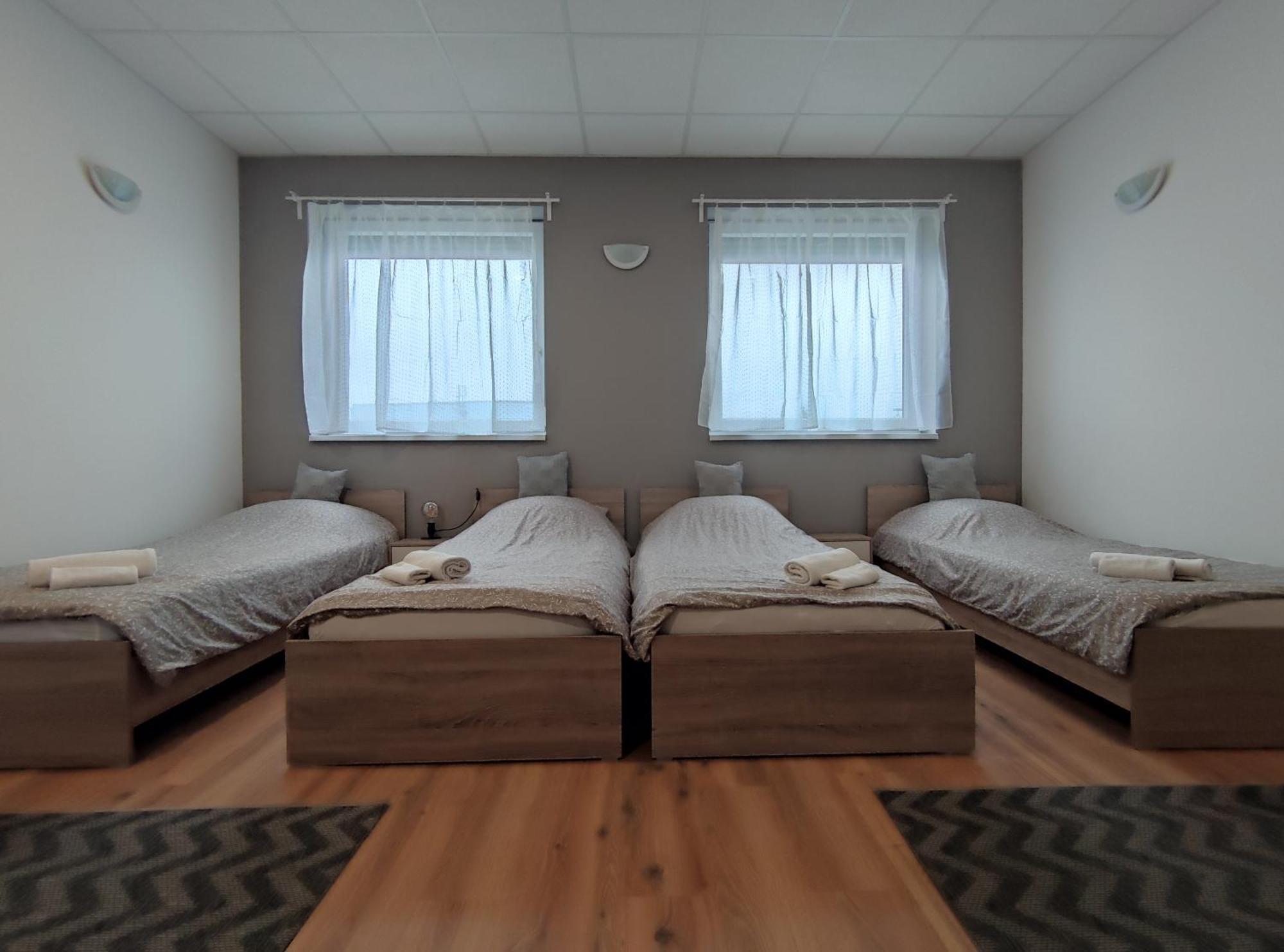 Szilas Park Motel Nagytarcsa Экстерьер фото